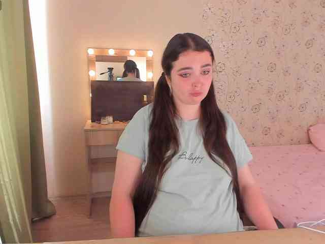 Alicenextdoor webcam