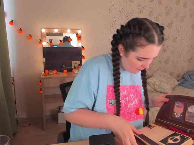 Alicenextdoor webcam
