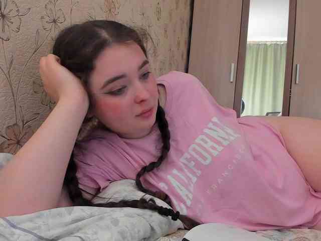 Alicenextdoor webcam