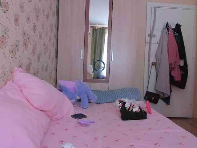 Alicenextdoor webcam