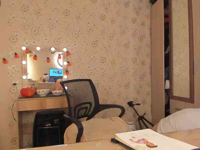 Alicenextdoor webcam