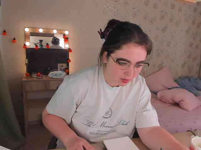 Alicenextdoor webcam