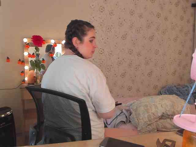Alicenextdoor webcam