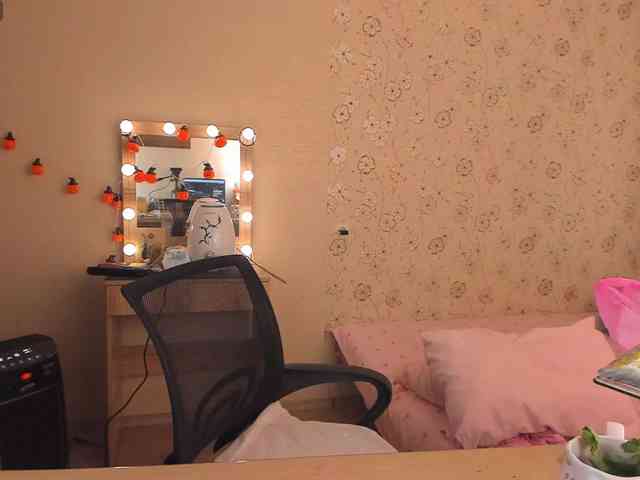 Alicenextdoor webcam