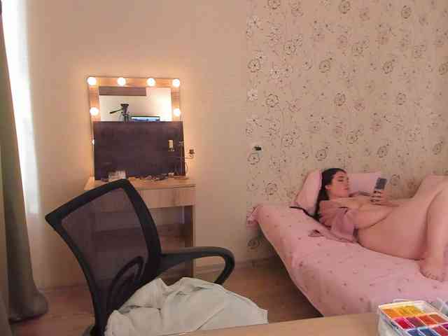 Alicenextdoor webcam