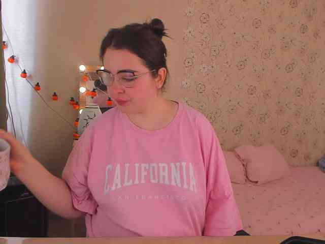 Alicenextdoor webcam