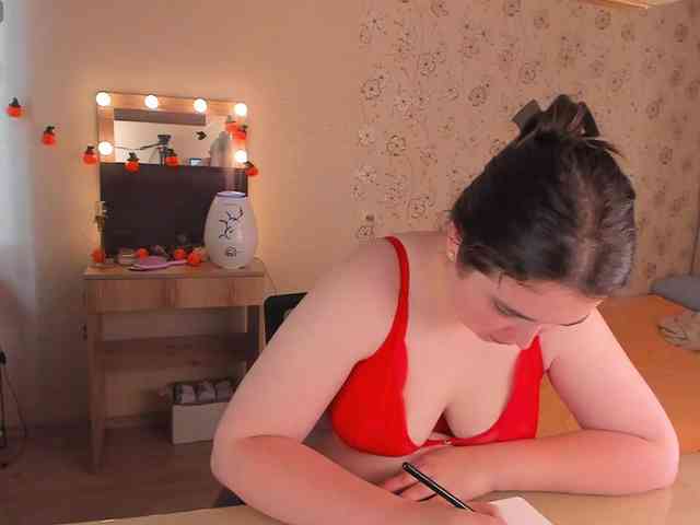 Alicenextdoor webcam
