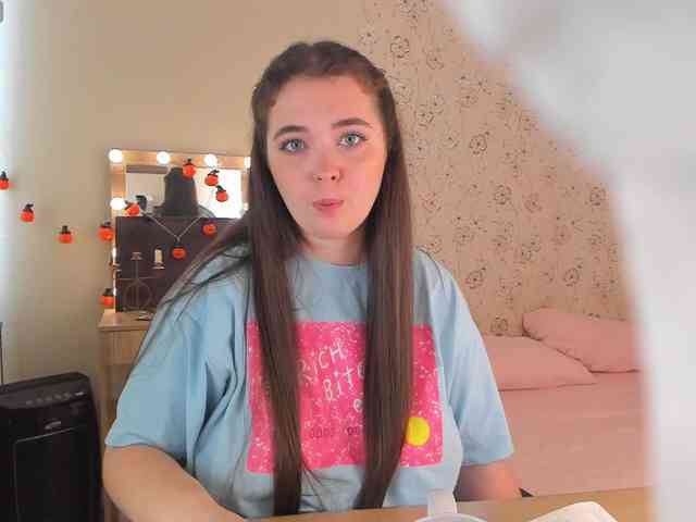 Alicenextdoor webcam