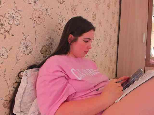 Alicenextdoor webcam