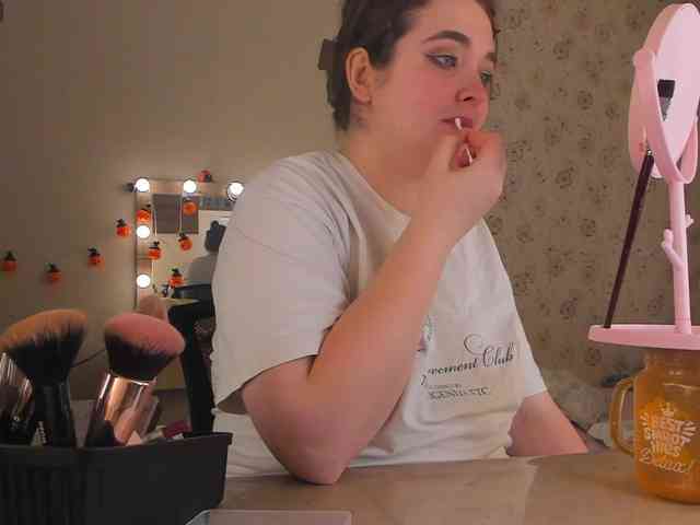 Alicenextdoor webcam