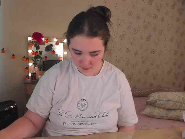 Alicenextdoor webcam