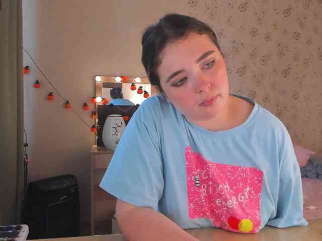 Alicenextdoor webcam