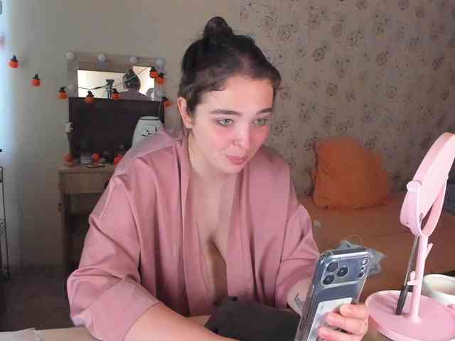 Alicenextdoor webcam