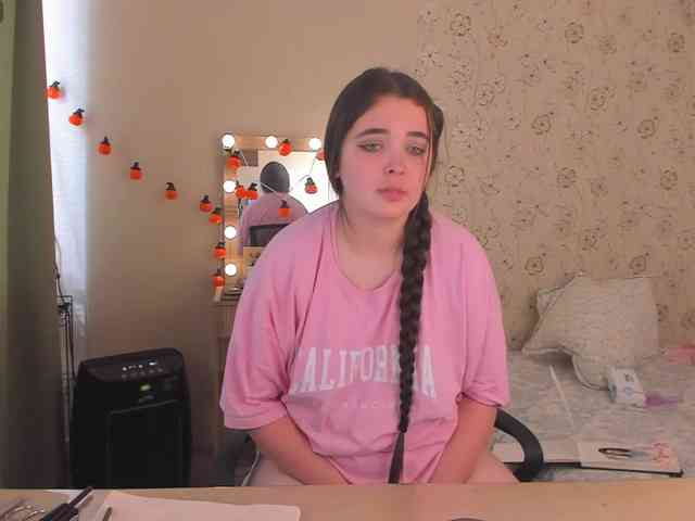 Alicenextdoor webcam