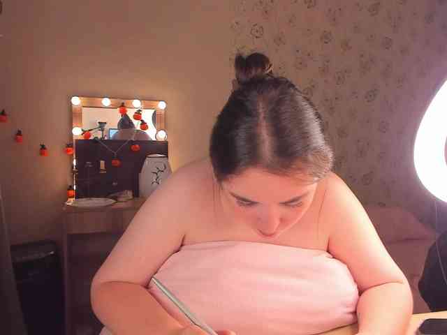 Alicenextdoor webcam