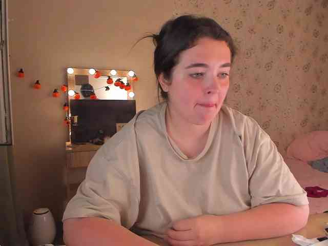 Alicenextdoor webcam