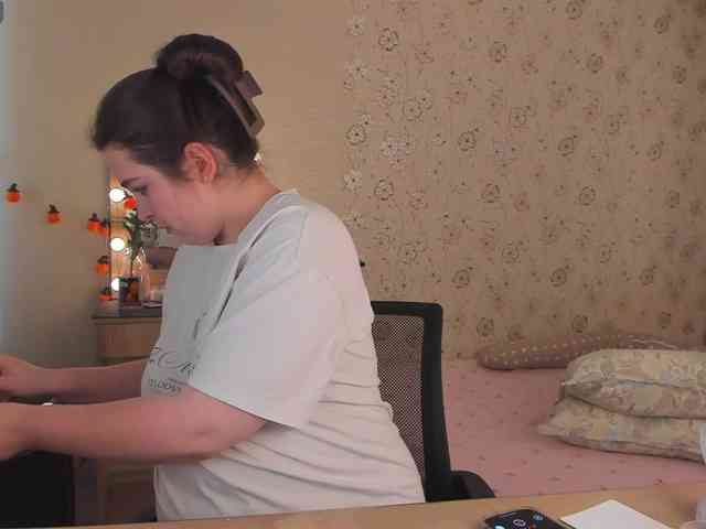 Alicenextdoor webcam