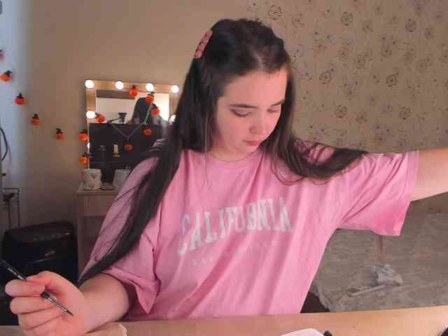 Alicenextdoor webcam