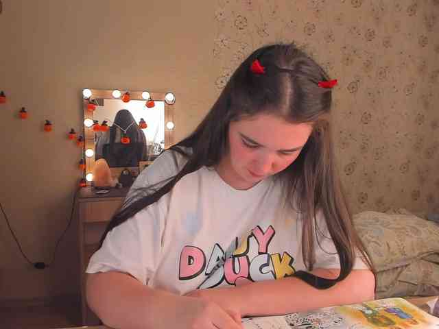 Alicenextdoor webcam