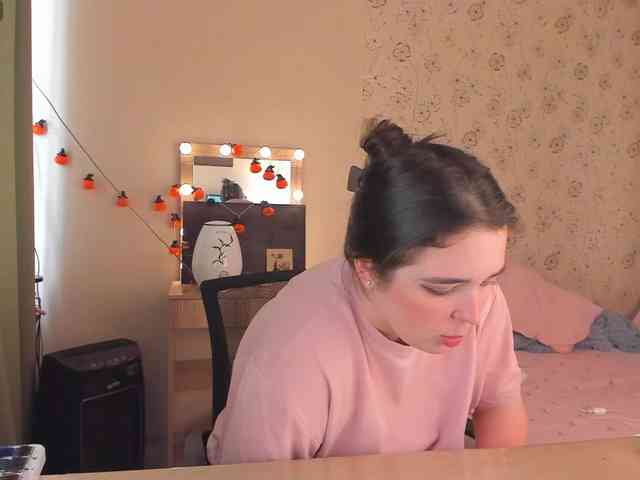 Alicenextdoor webcam