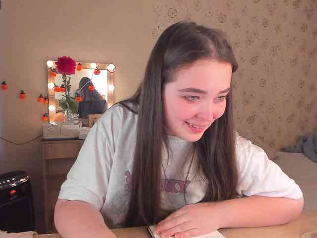 Alicenextdoor webcam