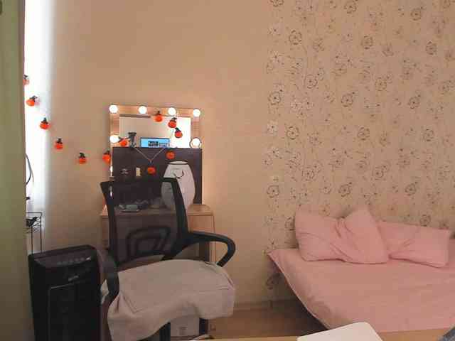 Alicenextdoor webcam