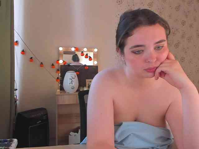 Alicenextdoor webcam