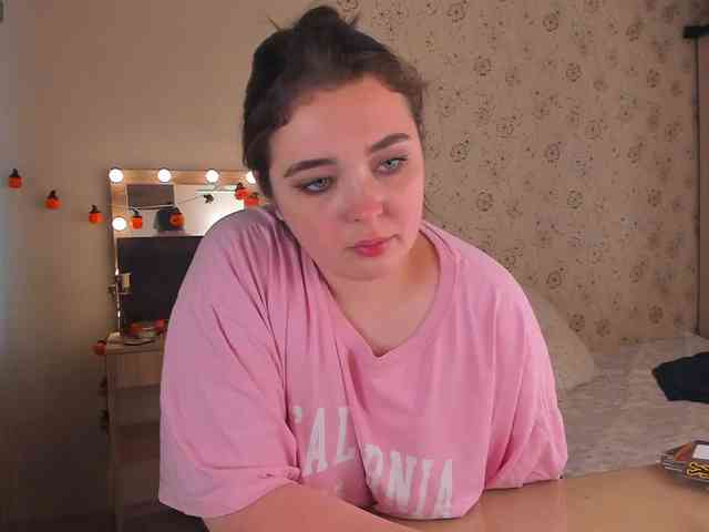 Alicenextdoor webcam