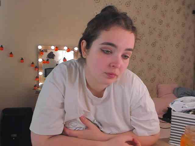 Alicenextdoor webcam
