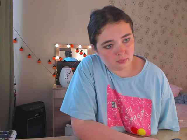 Alicenextdoor webcam