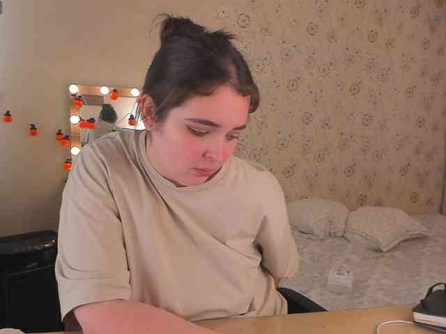 Alicenextdoor webcam