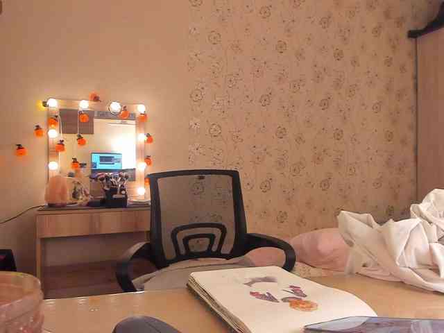 Alicenextdoor webcam