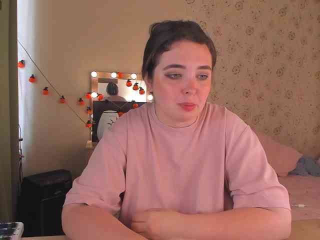 Alicenextdoor webcam