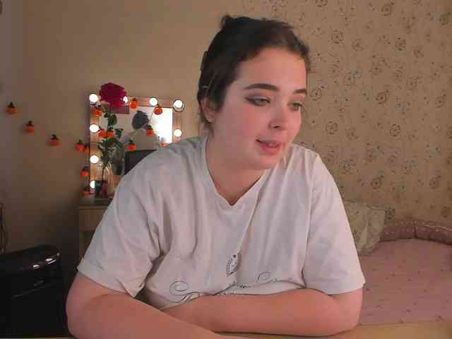 Alicenextdoor webcam