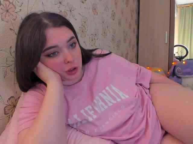 Alicenextdoor webcam