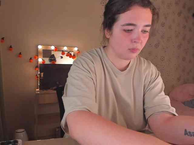 Alicenextdoor webcam