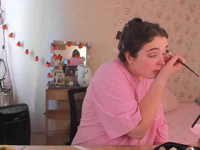 Alicenextdoor webcam