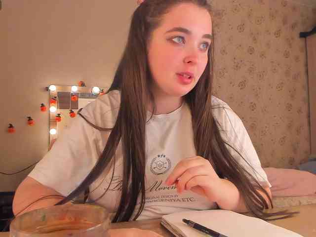Alicenextdoor webcam