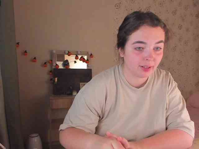 Alicenextdoor webcam