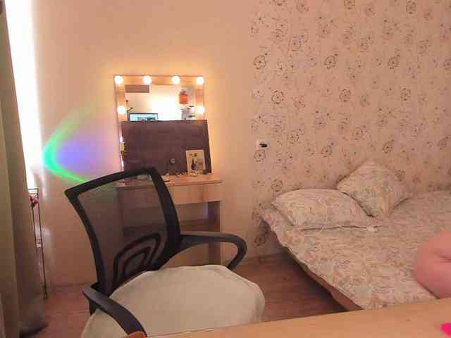 Alicenextdoor webcam