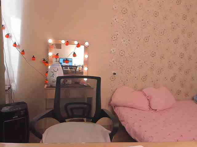 Alicenextdoor webcam