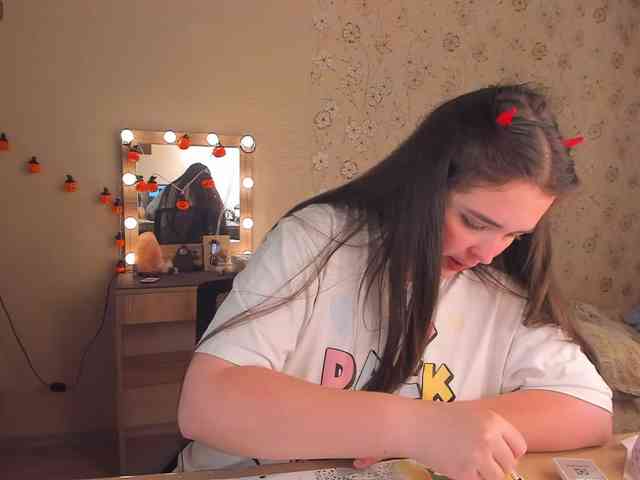 Alicenextdoor webcam