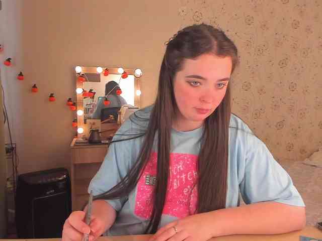 Alicenextdoor webcam
