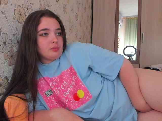 Alicenextdoor webcam