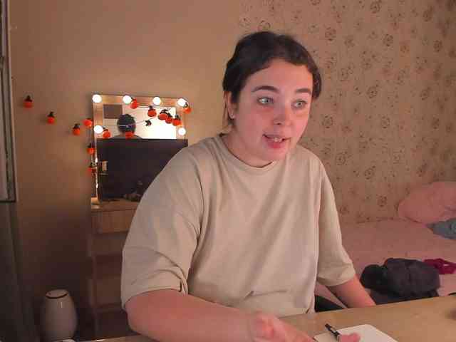 Alicenextdoor webcam