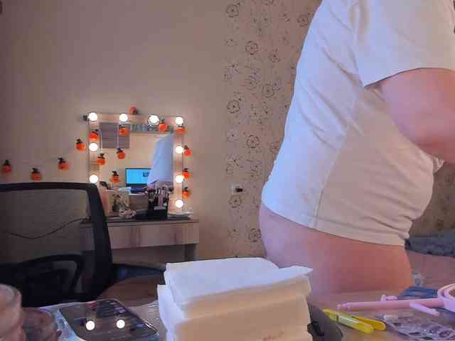 Alicenextdoor webcam