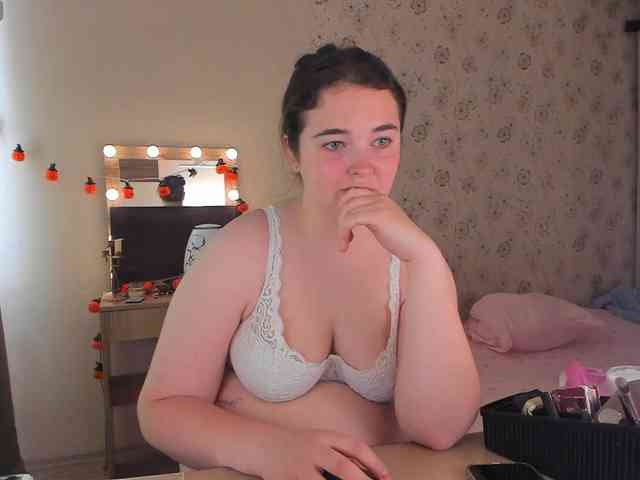 Alicenextdoor webcam