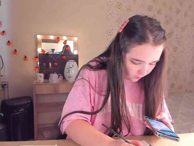 Alicenextdoor webcam