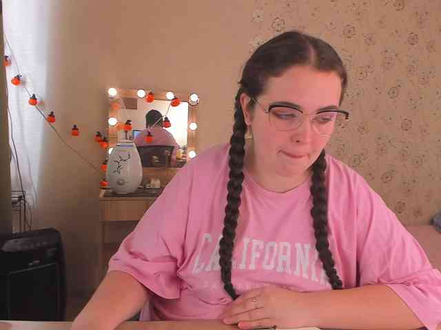 Alicenextdoor webcam