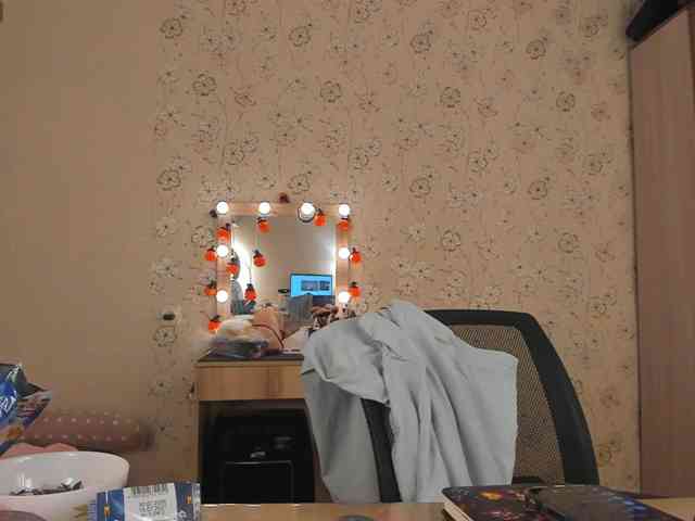 Alicenextdoor webcam